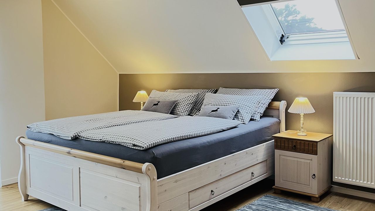 Schlafzimmer 2 mit Balkon Schlafzimmer 2 mit Balkon